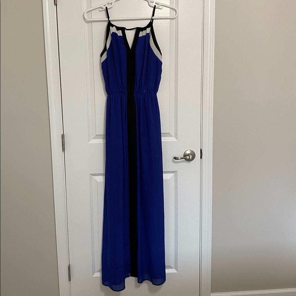 Alya Keyhole Spaghetti Strap Maxi Dress
